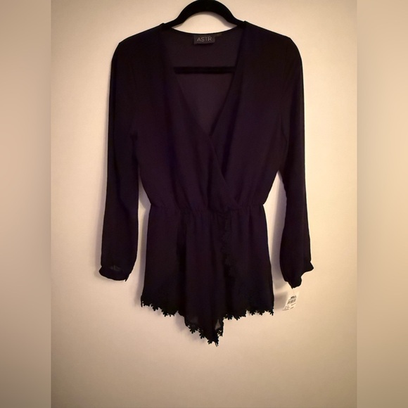 ASTR The Label Roseanne Romper - Picture 3 of 8